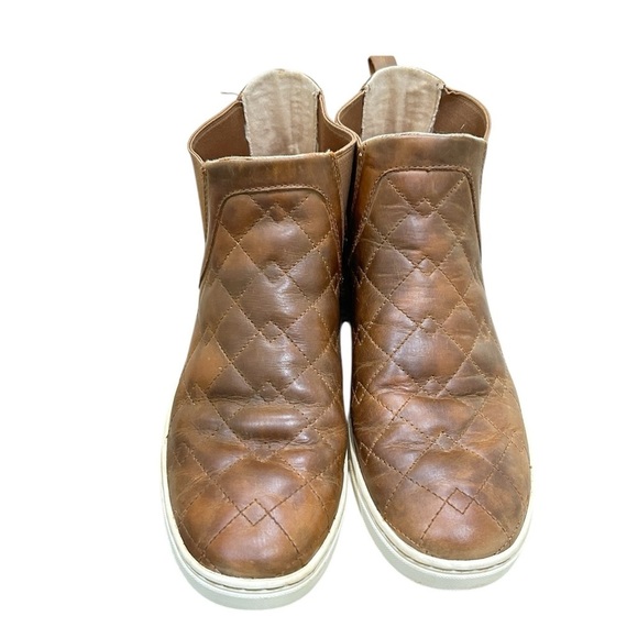 UGG caramel tan Hollyn Quilted Slip-On leather sneaker Chelsea Boots size 7.5 - Picture 2 of 10